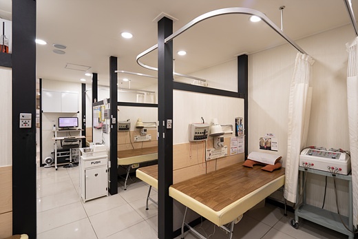 운정부부한의원-치료실.jpg